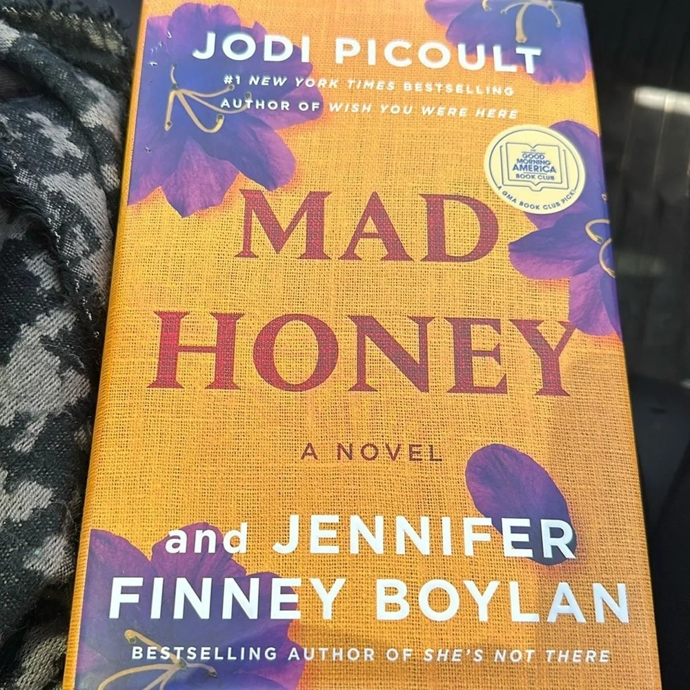 Mad Money Master Jodi Picoult New  York bestseller Book